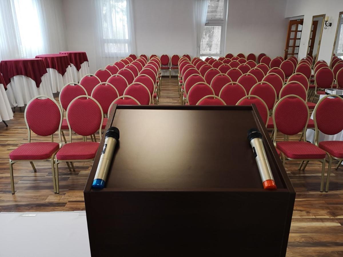 Svatojansky Kastiel Hotell Liptovský Ján Exteriör bild
