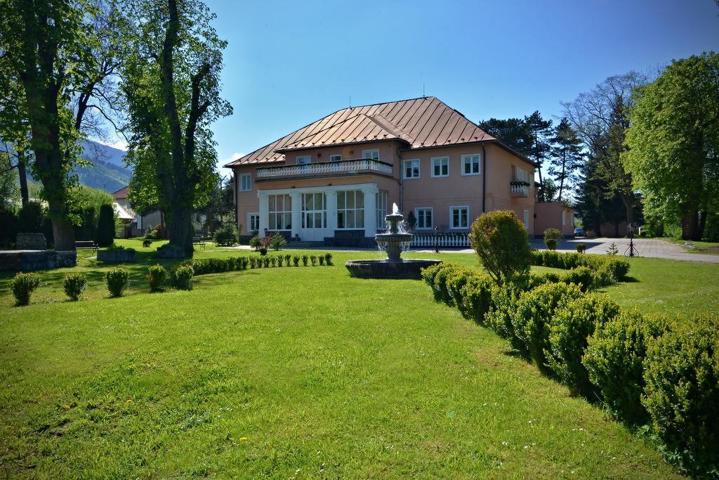 Svatojansky Kastiel Hotell Liptovský Ján Exteriör bild