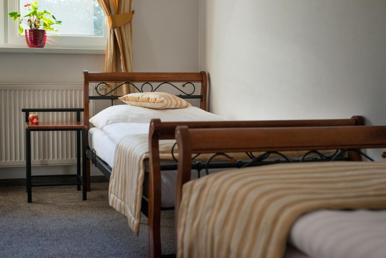Svatojansky Kastiel Hotell Liptovský Ján Exteriör bild