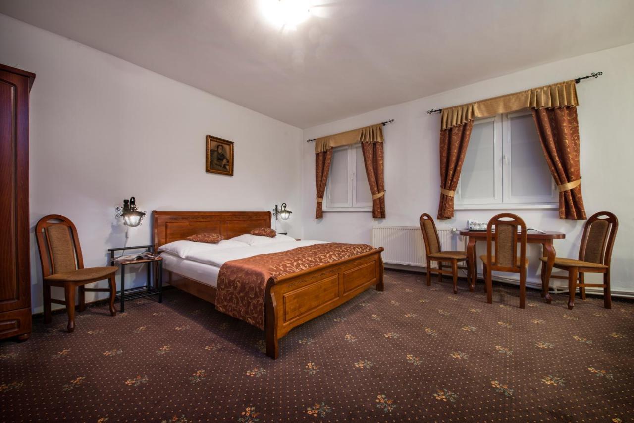 Svatojansky Kastiel Hotell Liptovský Ján Exteriör bild